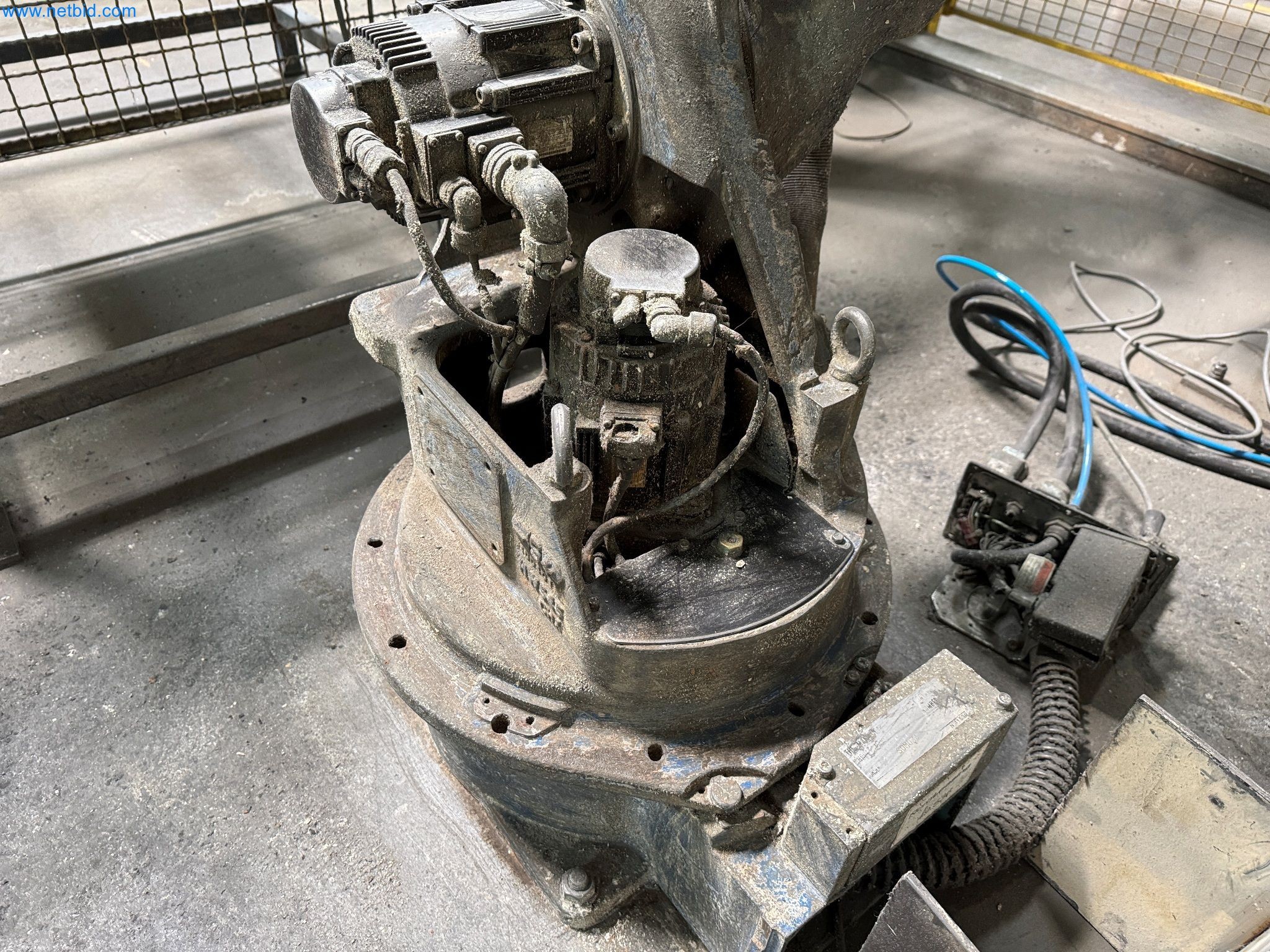 Maszyny z sektora technologii powierzchni-6