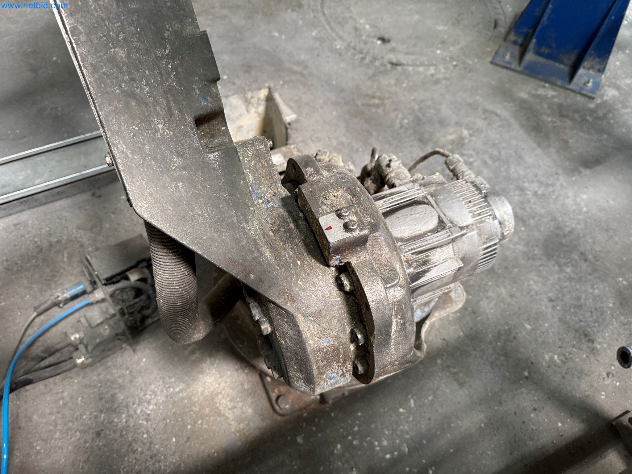 Maszyny z sektora technologii powierzchni-8