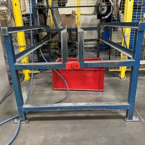 Load carrier table