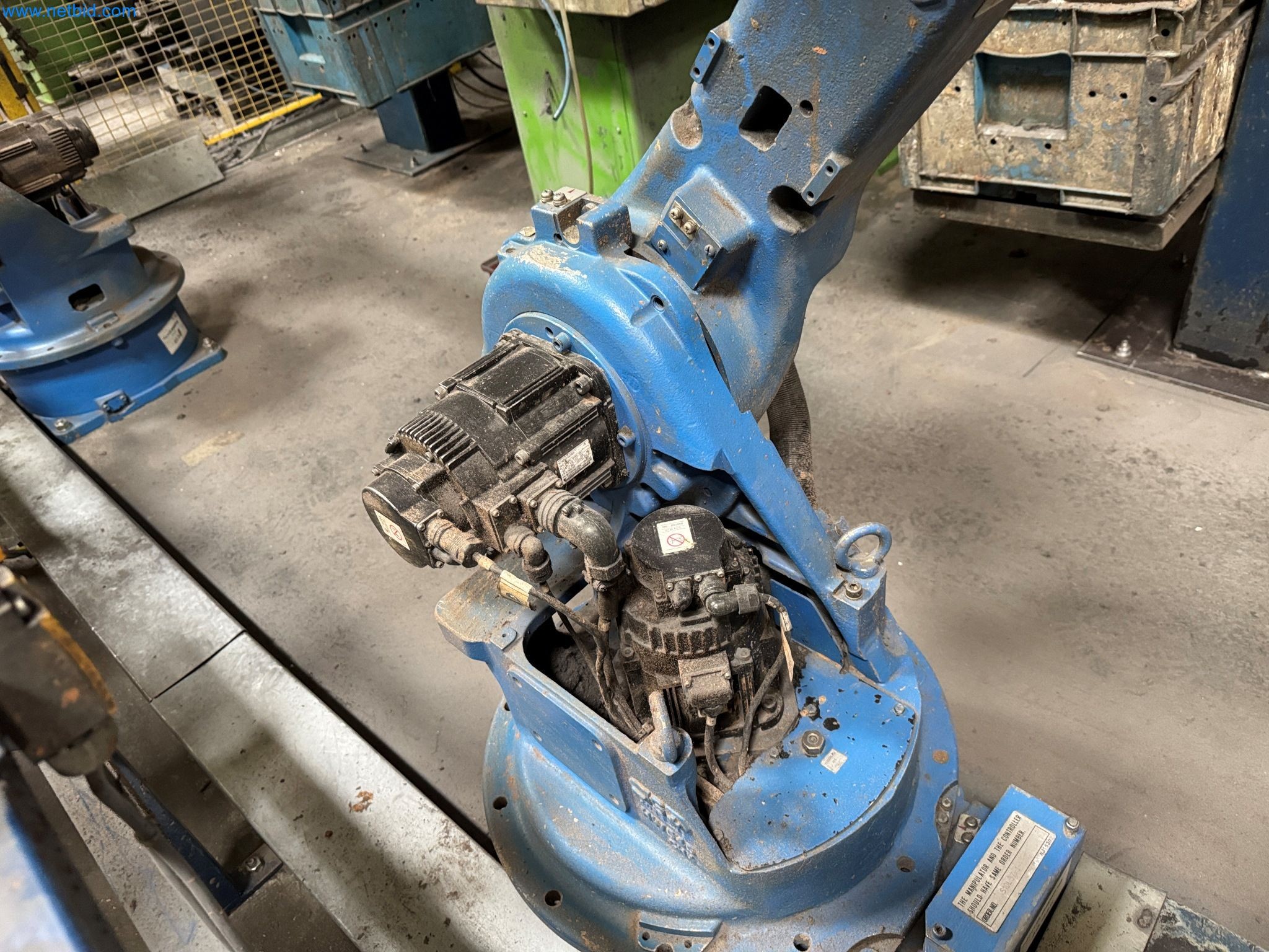 Maszyny z sektora technologii powierzchni-12