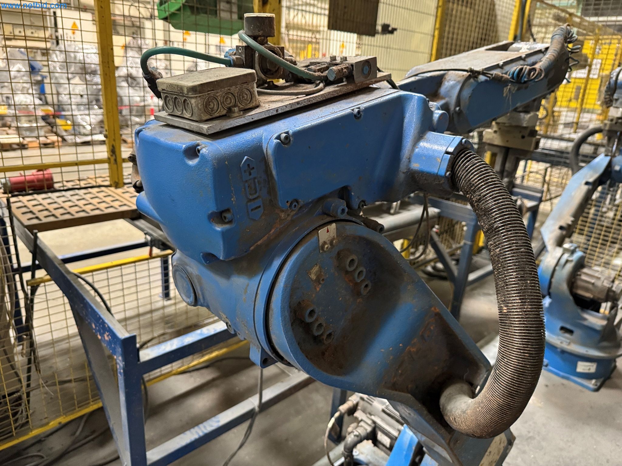 Maszyny z sektora technologii powierzchni-3