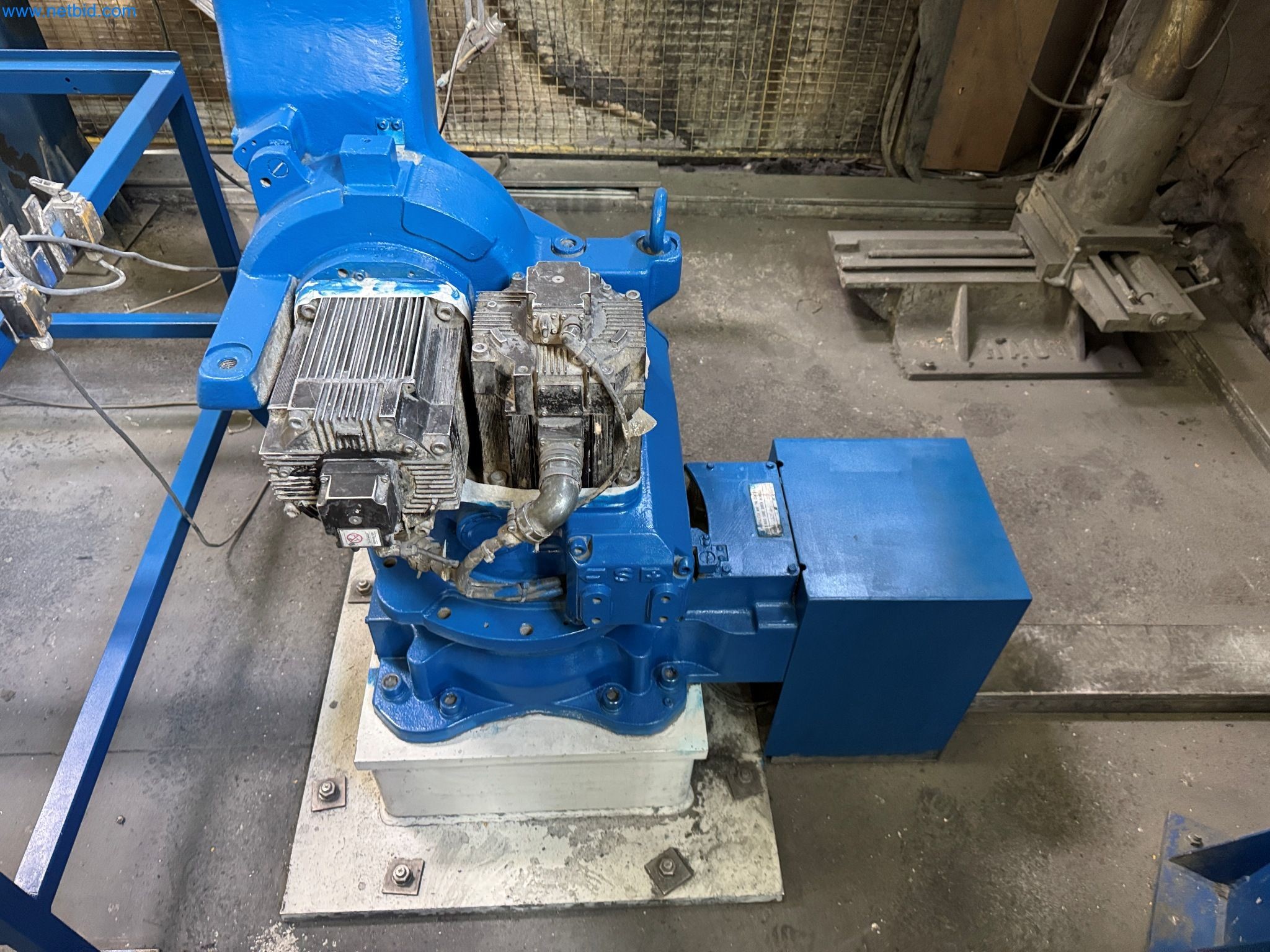 Maszyny z sektora technologii powierzchni-3