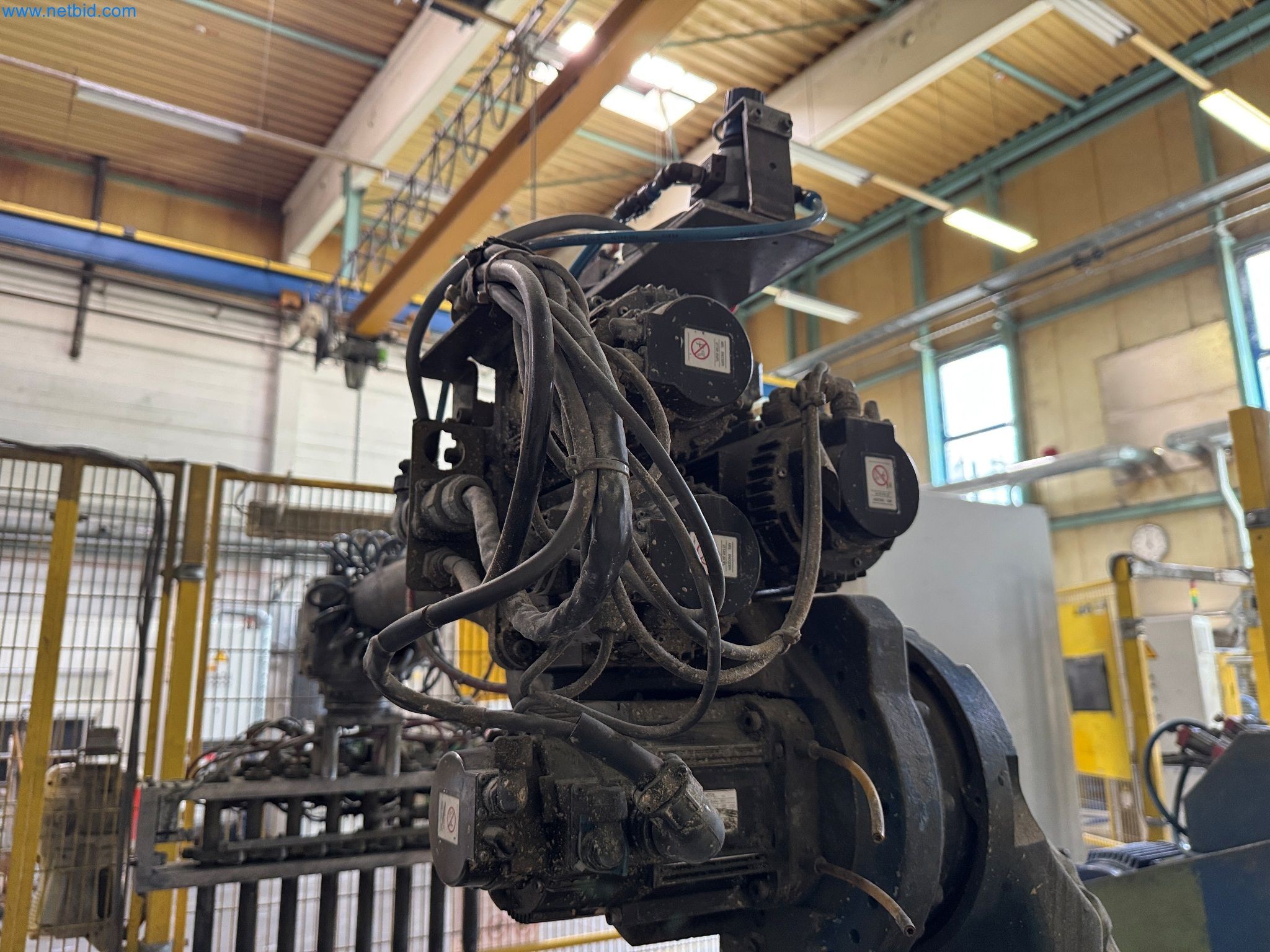 Maszyny z sektora technologii powierzchni-8