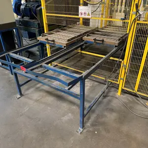 Load carrier table