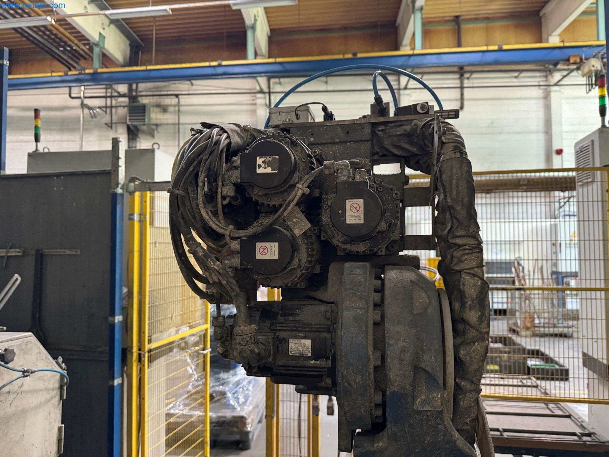 Maszyny z sektora technologii powierzchni-13