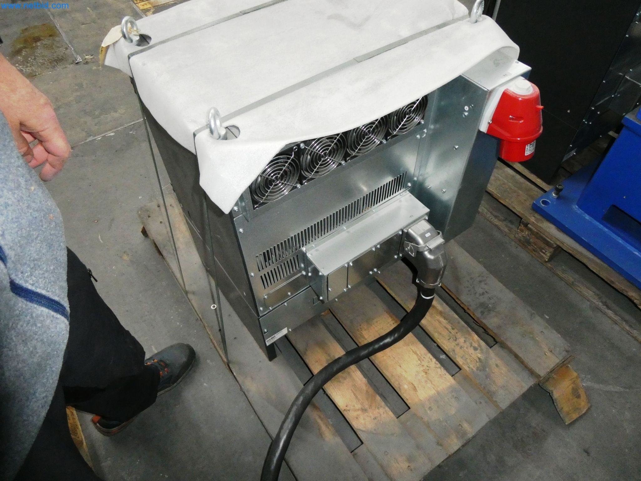 Maszyny z sektora technologii powierzchni-11