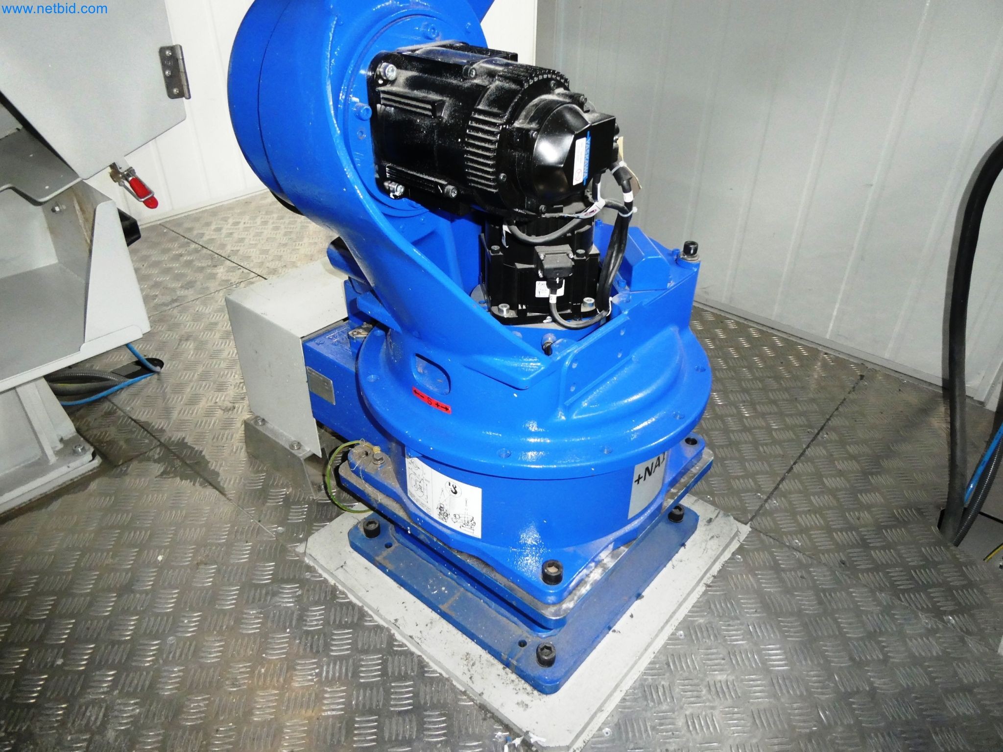 Maszyny z sektora technologii powierzchni-10