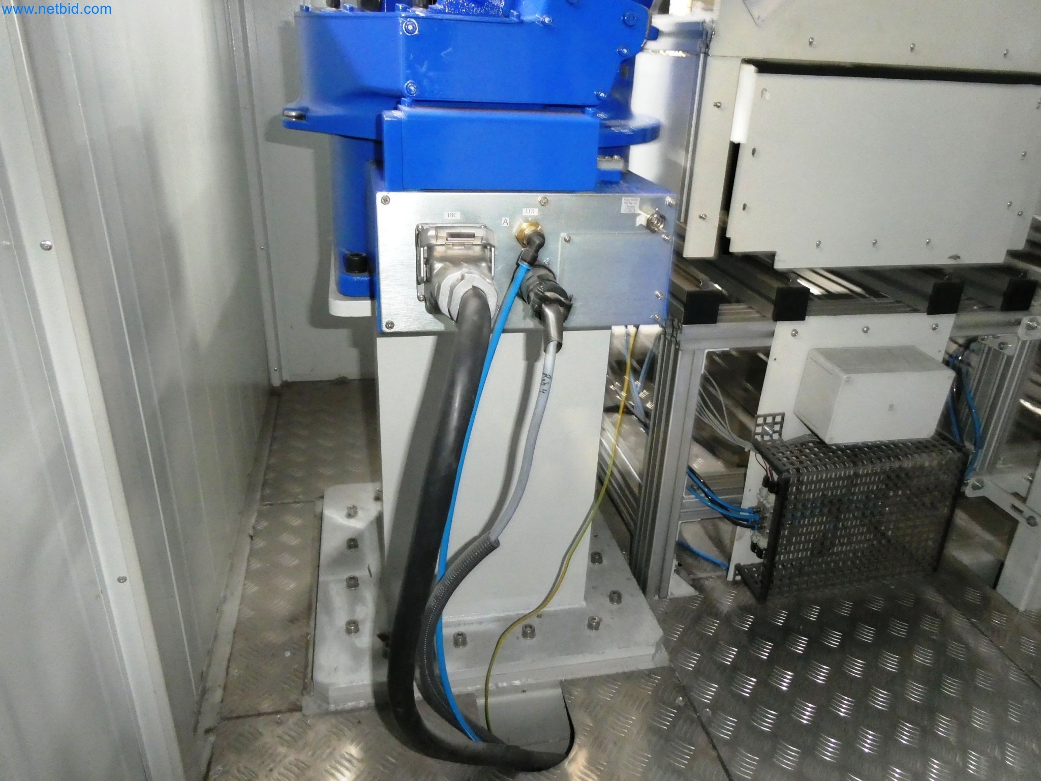 Maszyny z sektora technologii powierzchni-3