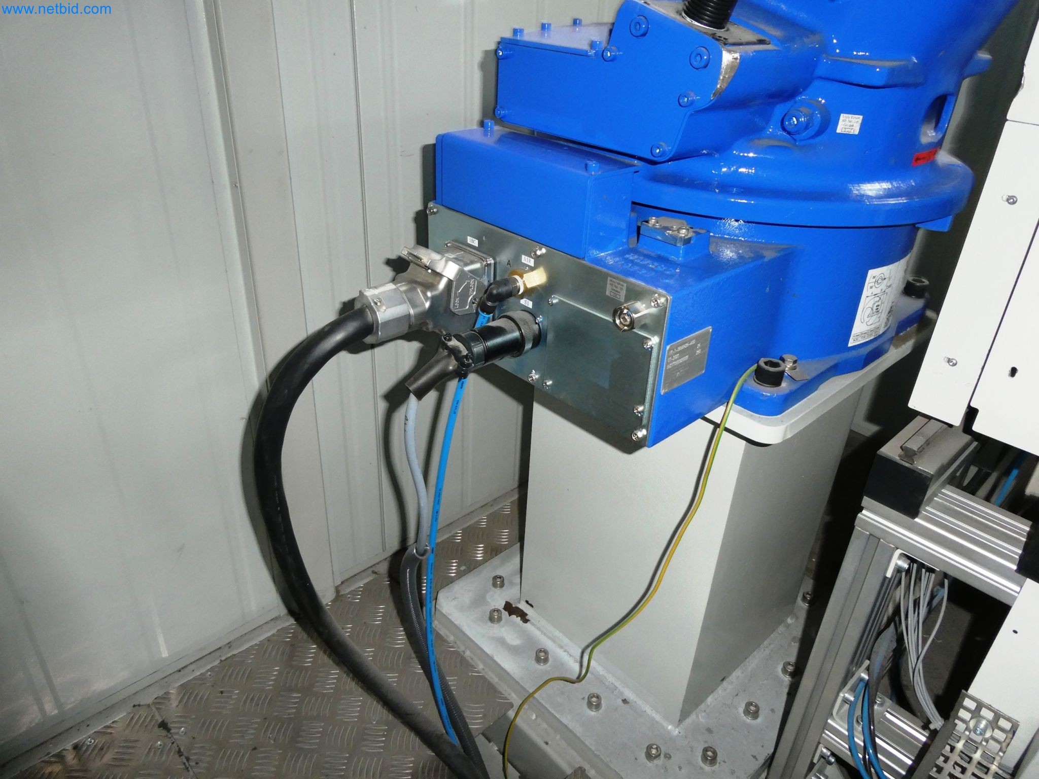 Maszyny z sektora technologii powierzchni-7