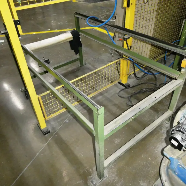 Load carrier table