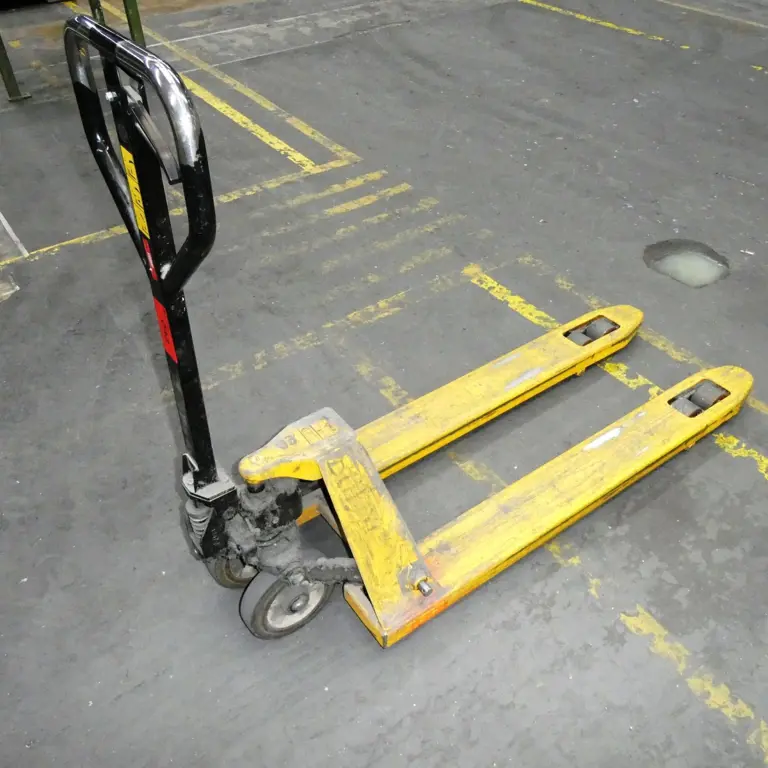 Pallet truck Lifter