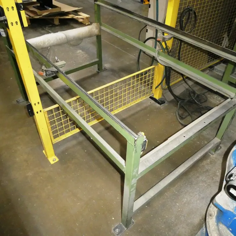 Load carrier table