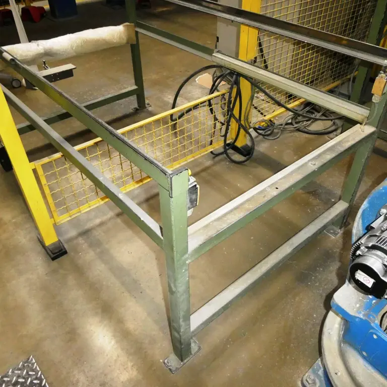 Load carrier table