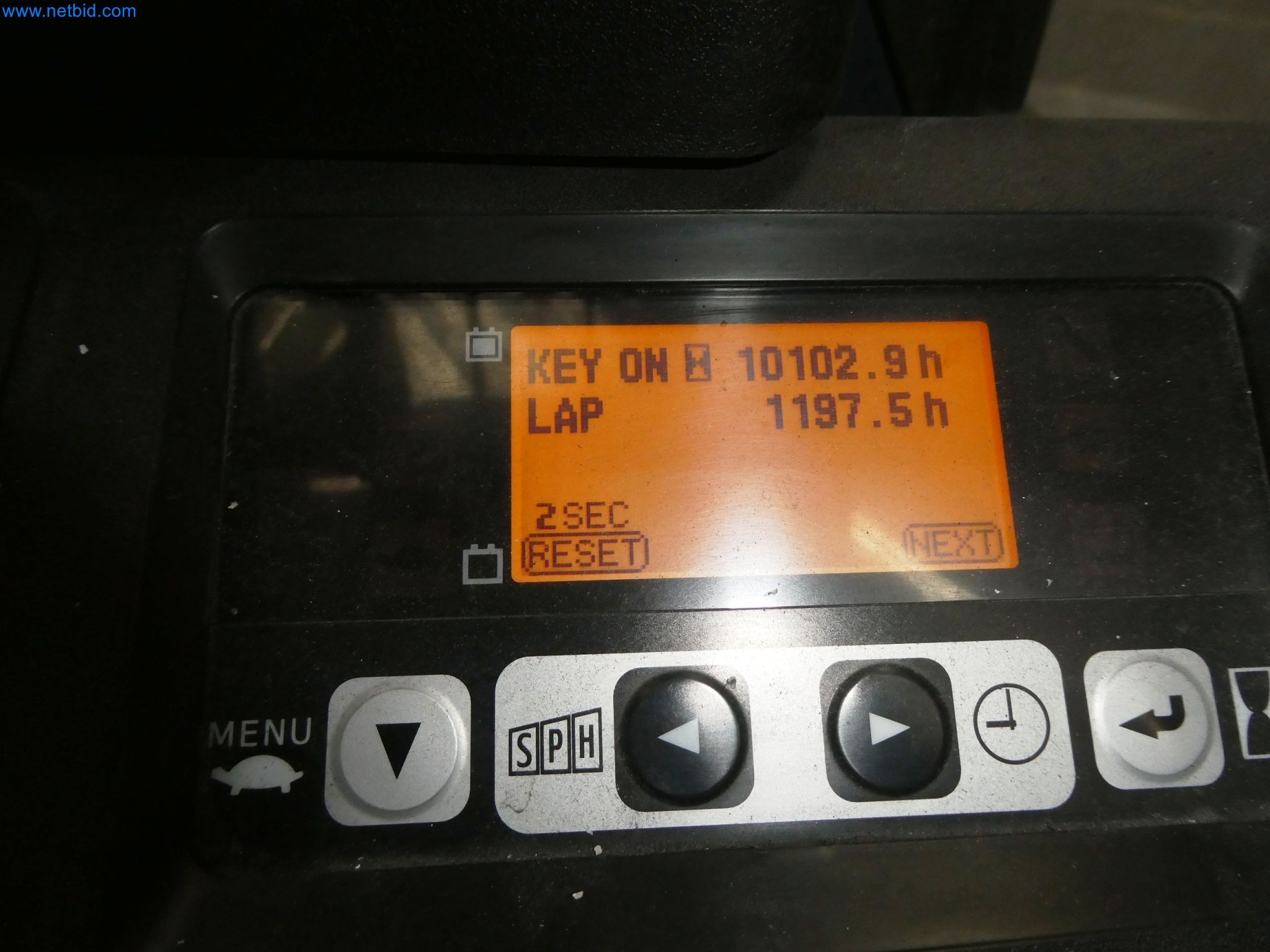 Maszyny z sektora technologii powierzchni-11