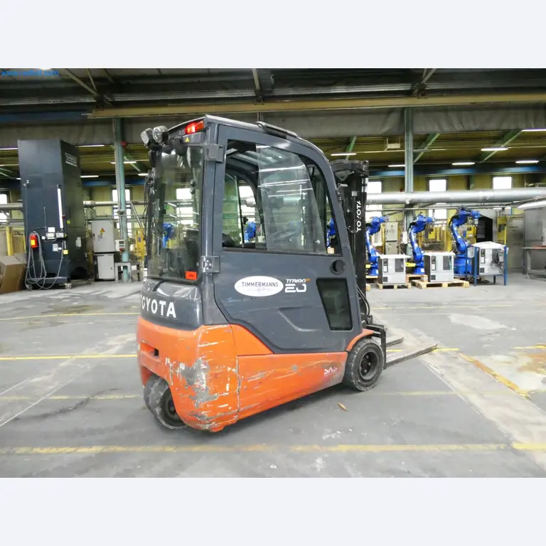 Maszyny z sektora technologii powierzchni-13