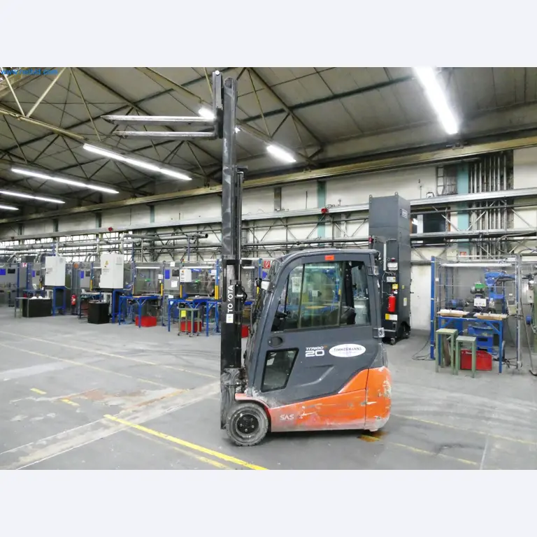 Maszyny z sektora technologii powierzchni-14