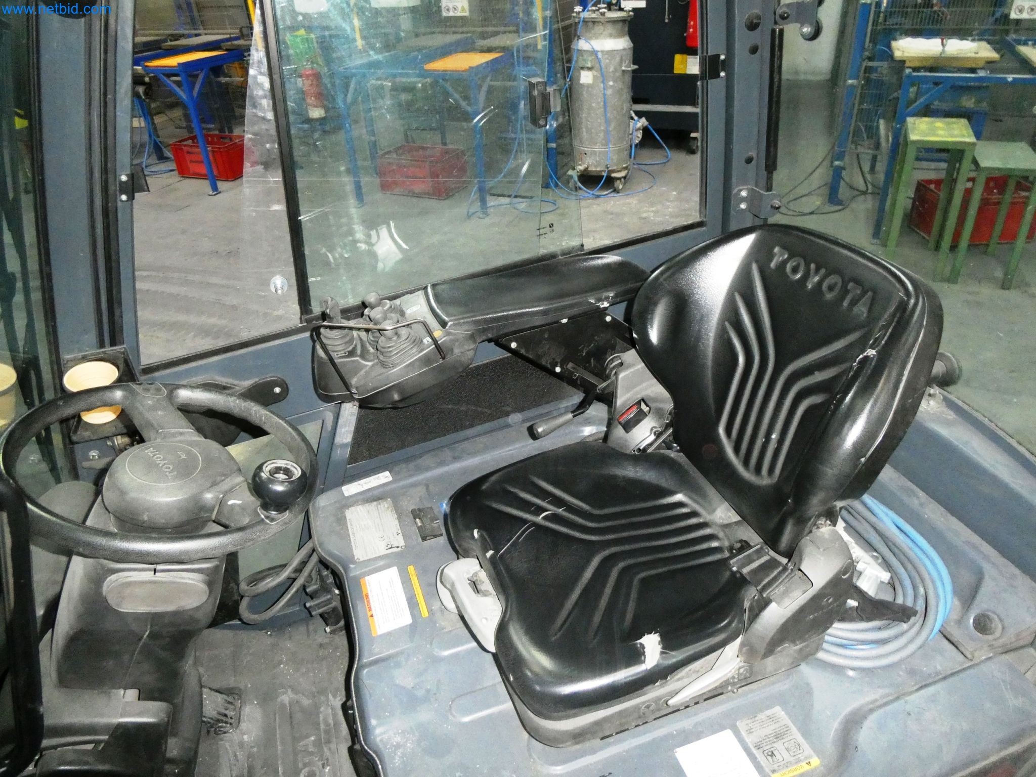 Maszyny z sektora technologii powierzchni-16