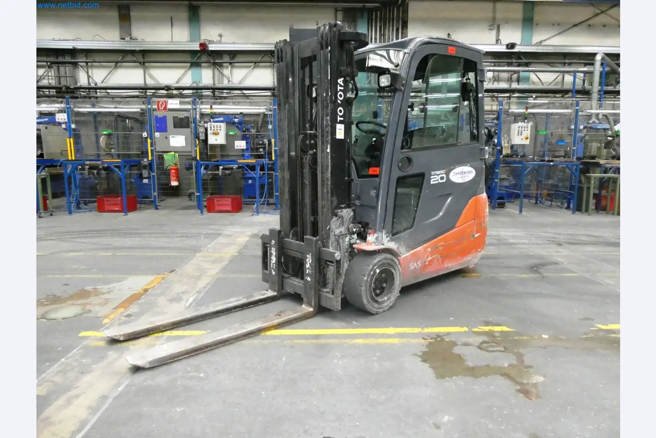 Maszyny z sektora technologii powierzchni-1