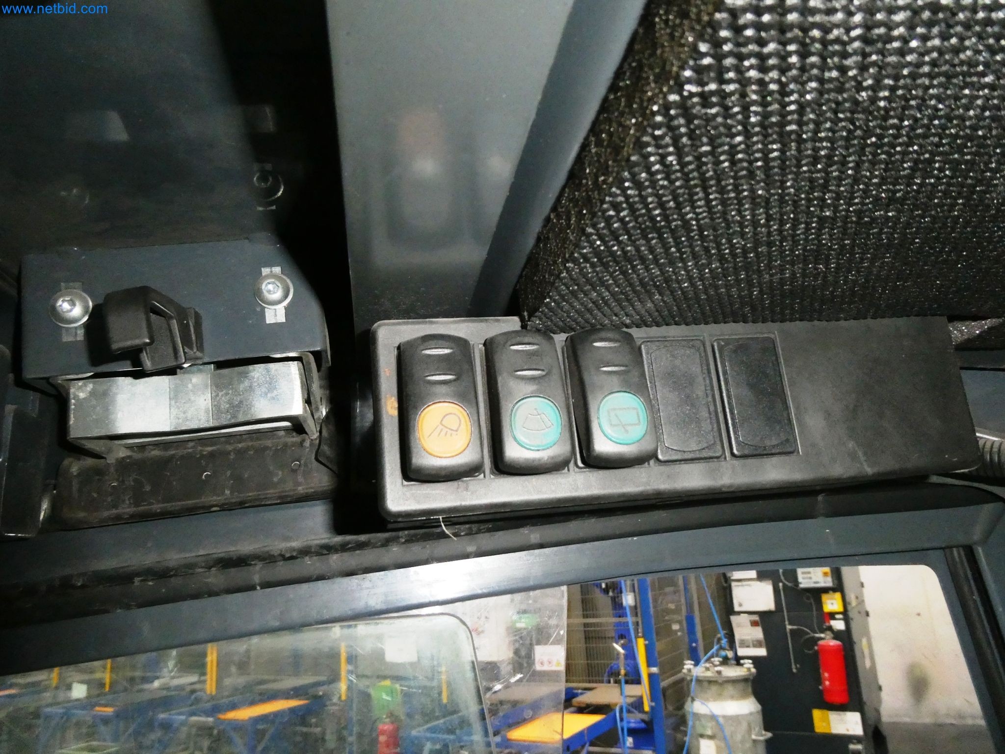 Maszyny z sektora technologii powierzchni-6