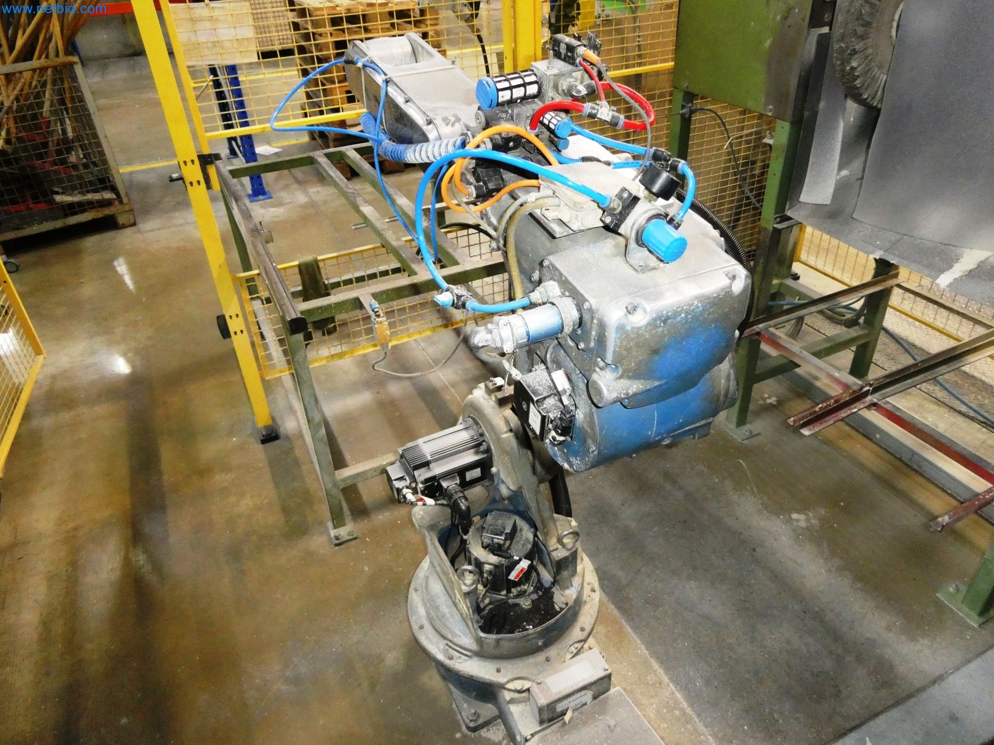 Maszyny z sektora technologii powierzchni-2