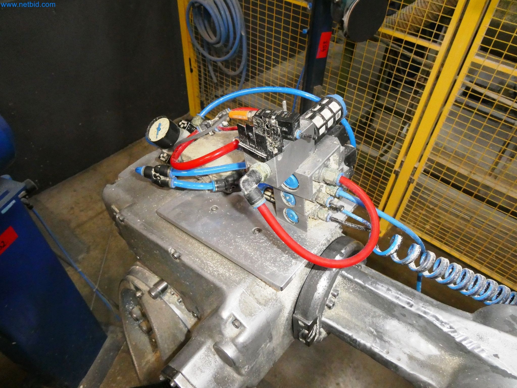 Maszyny z sektora technologii powierzchni-4