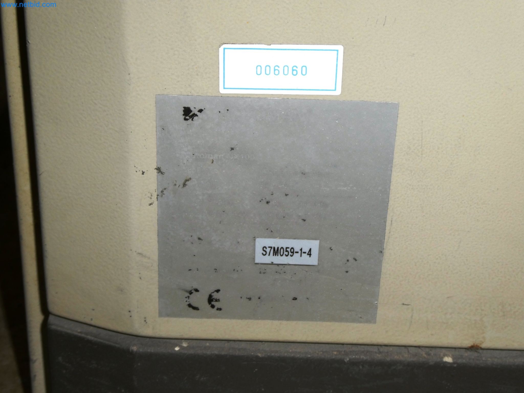 Maszyny z sektora technologii powierzchni-6