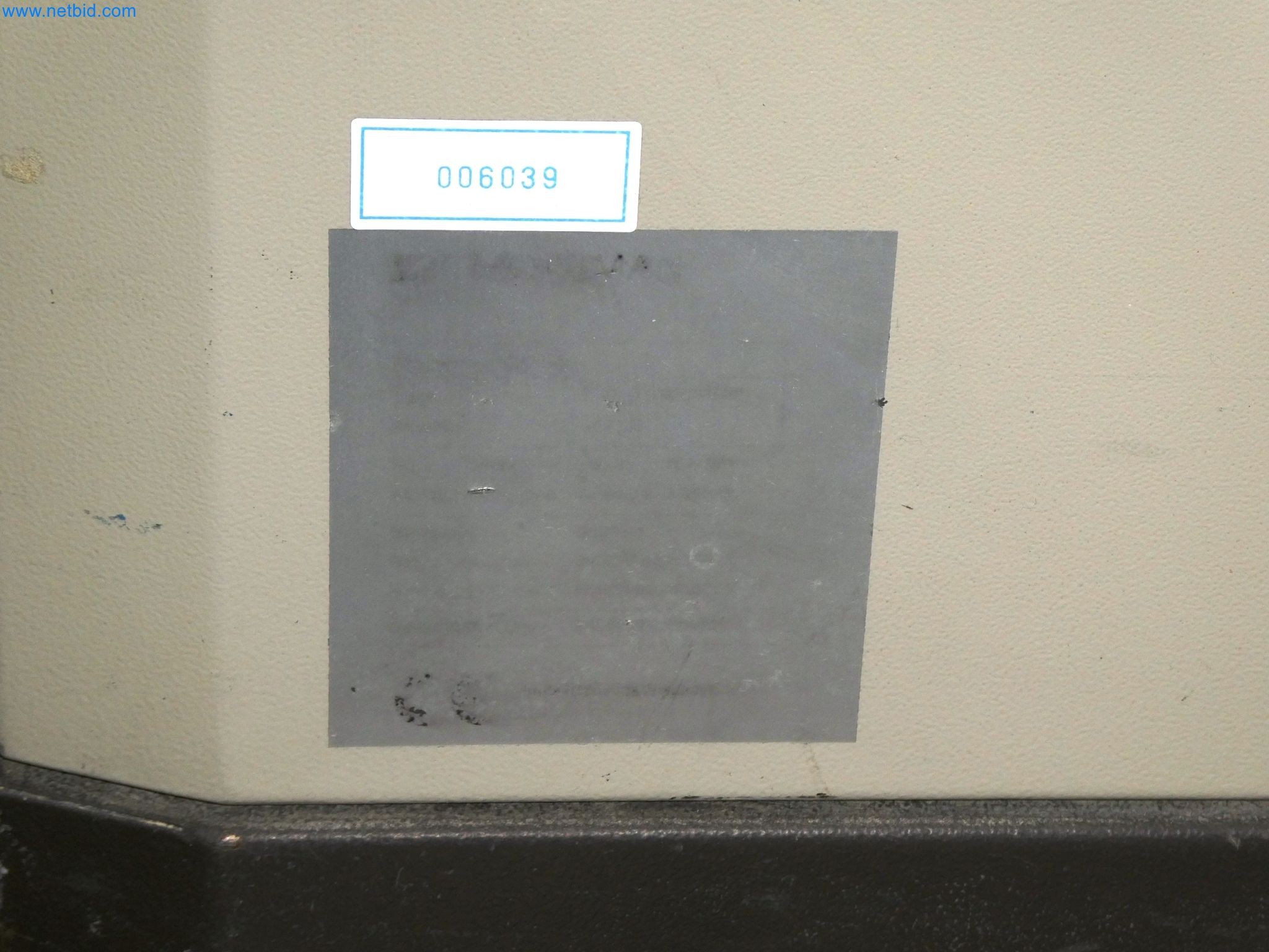 Maszyny z sektora technologii powierzchni-8