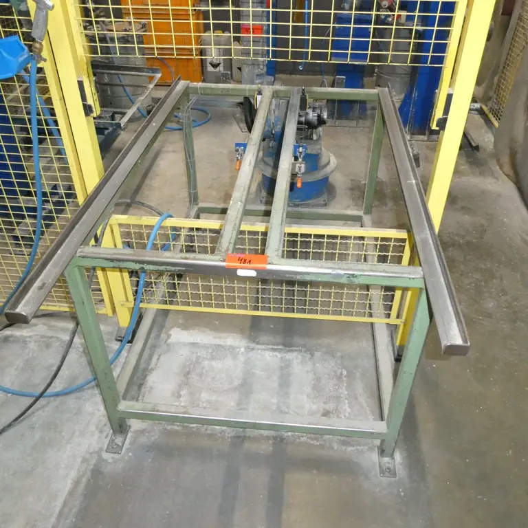 Load carrier table