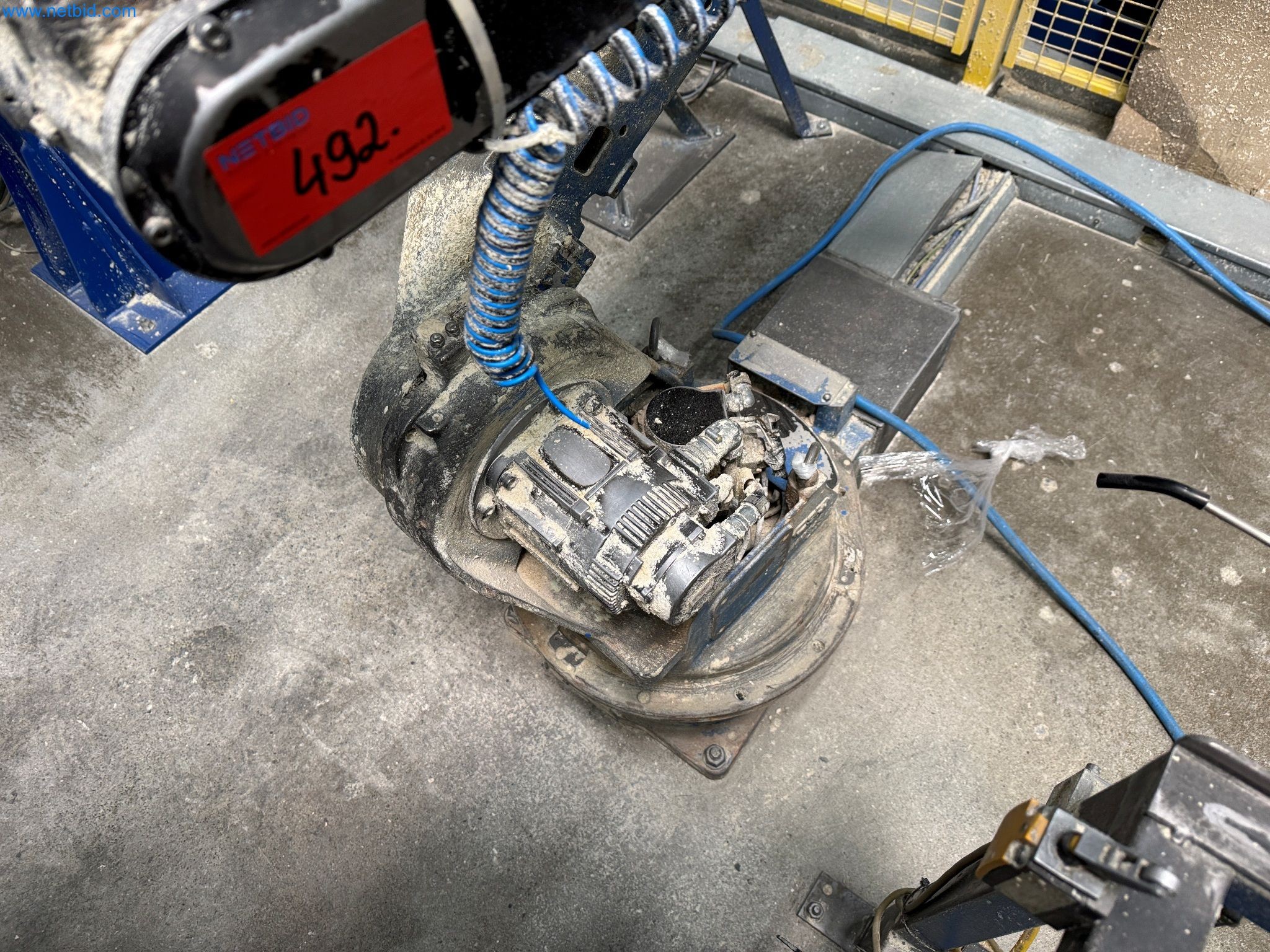 Maszyny z sektora technologii powierzchni-2