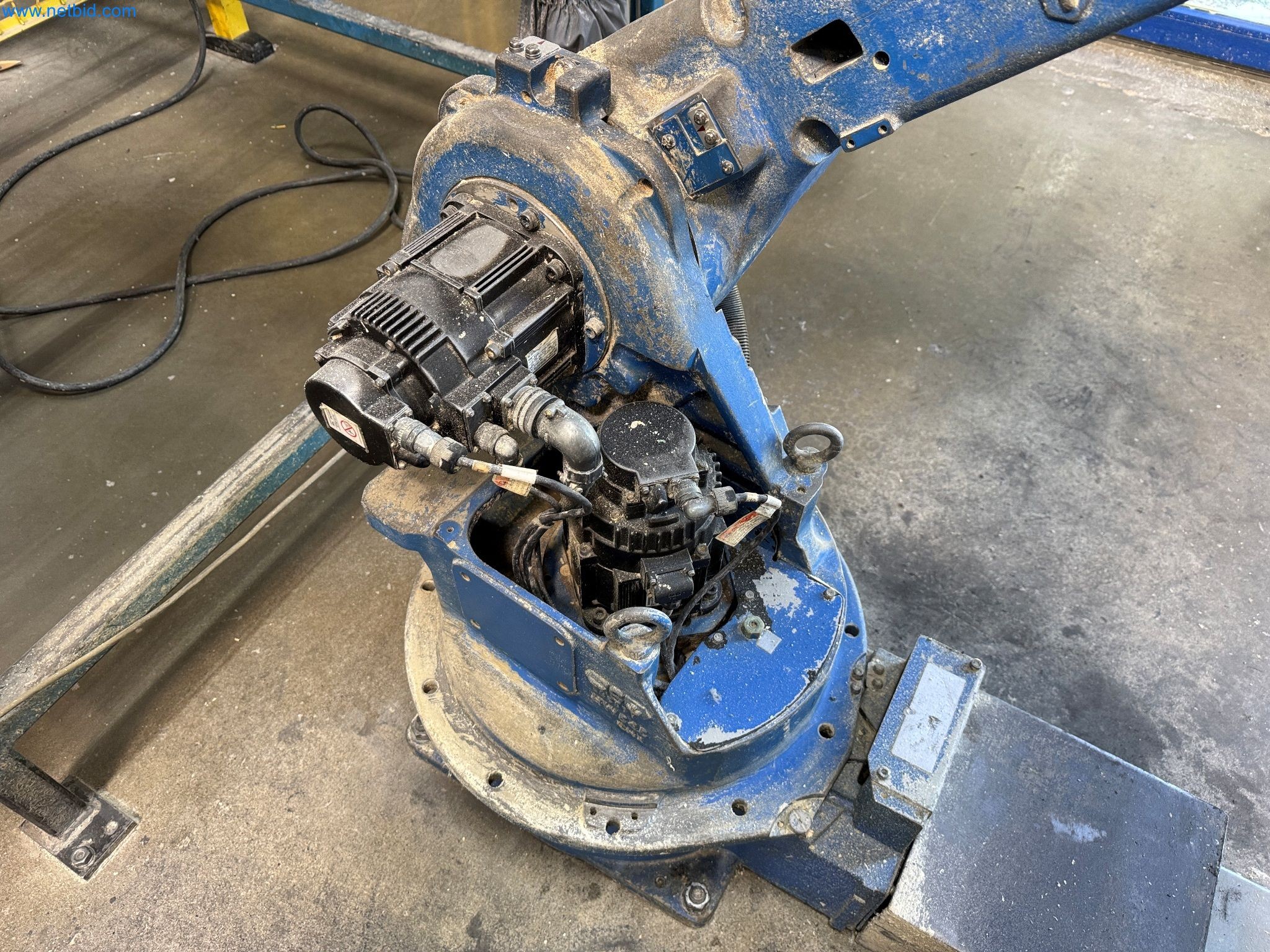 Maszyny z sektora technologii powierzchni-6