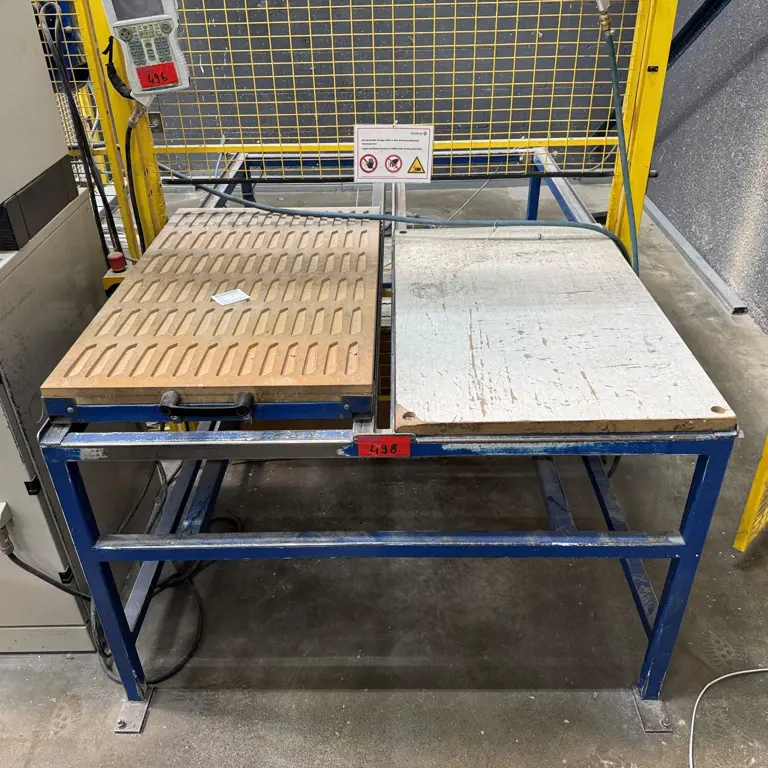 Load carrier table