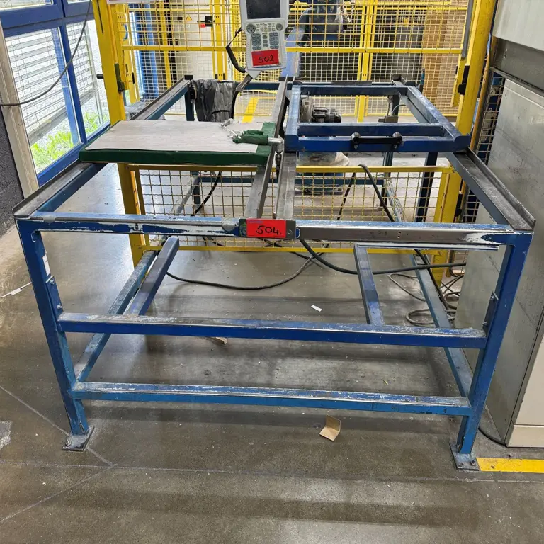 Load carrier table