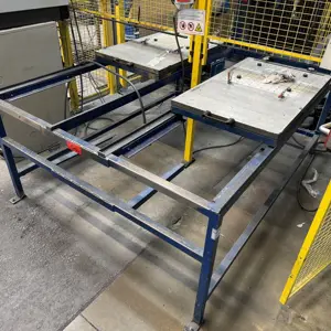 Load carrier table