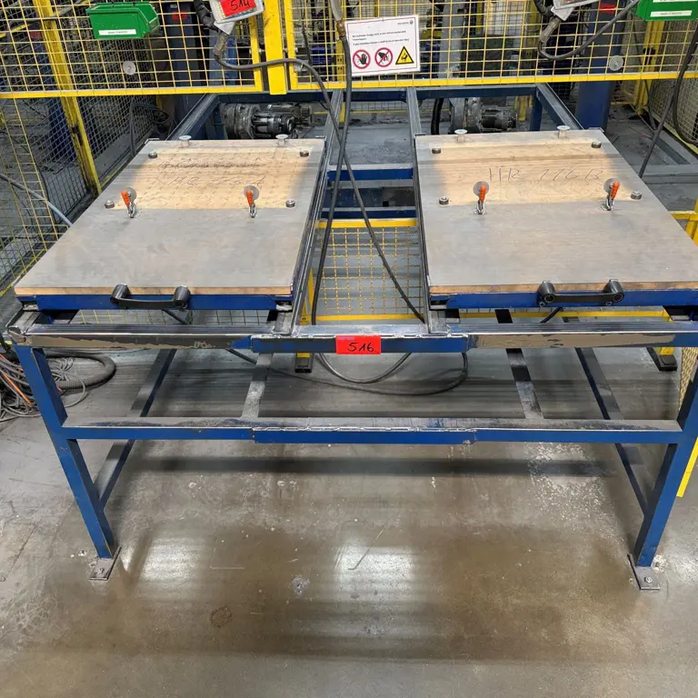 Load carrier table