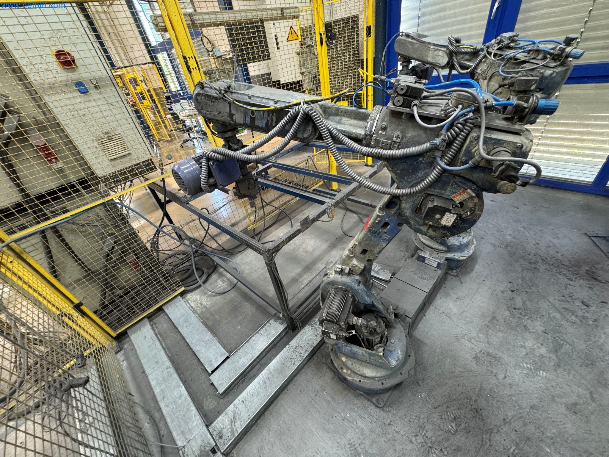 Maszyny z sektora technologii powierzchni-2