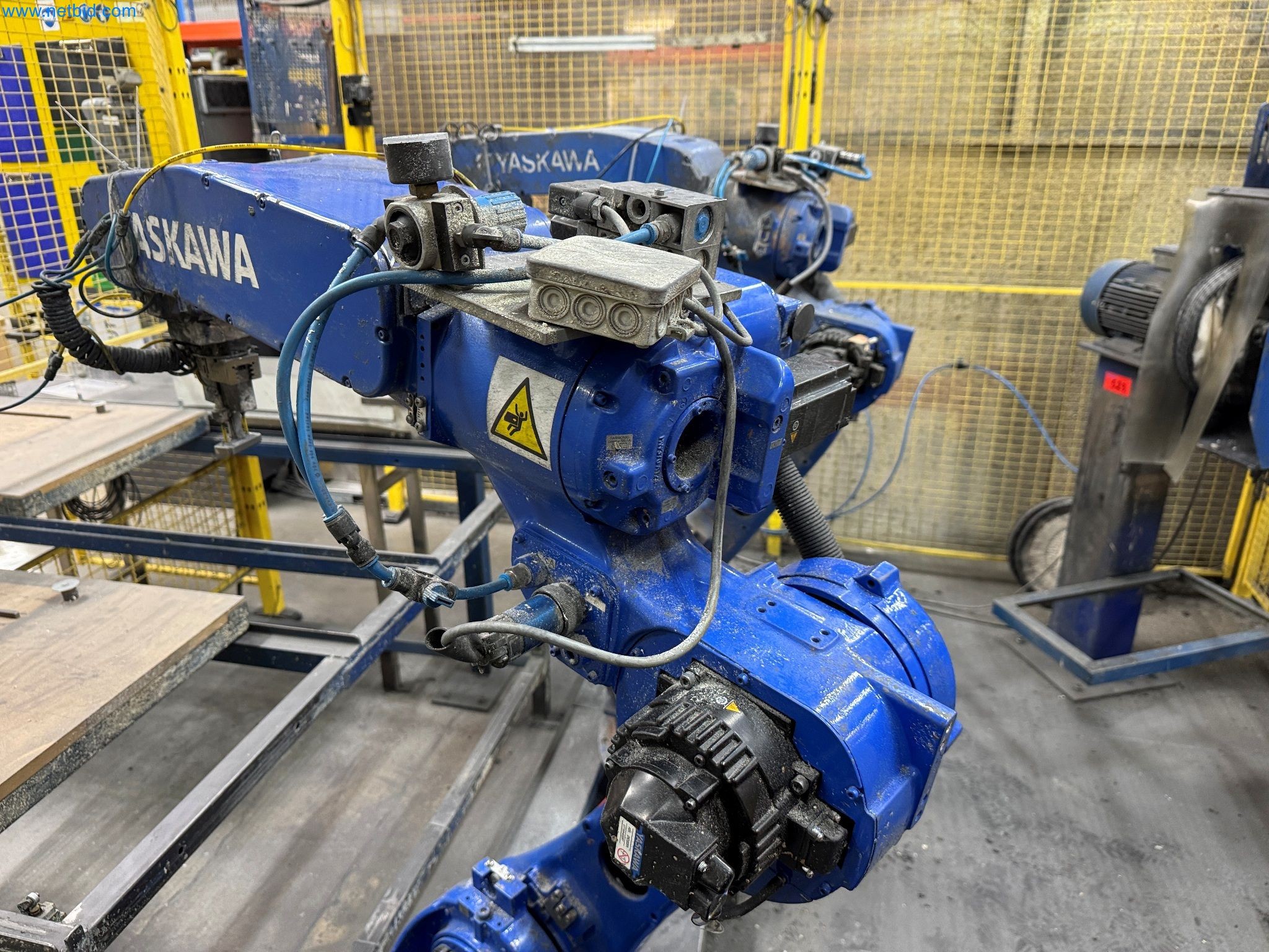 Maszyny z sektora technologii powierzchni-11