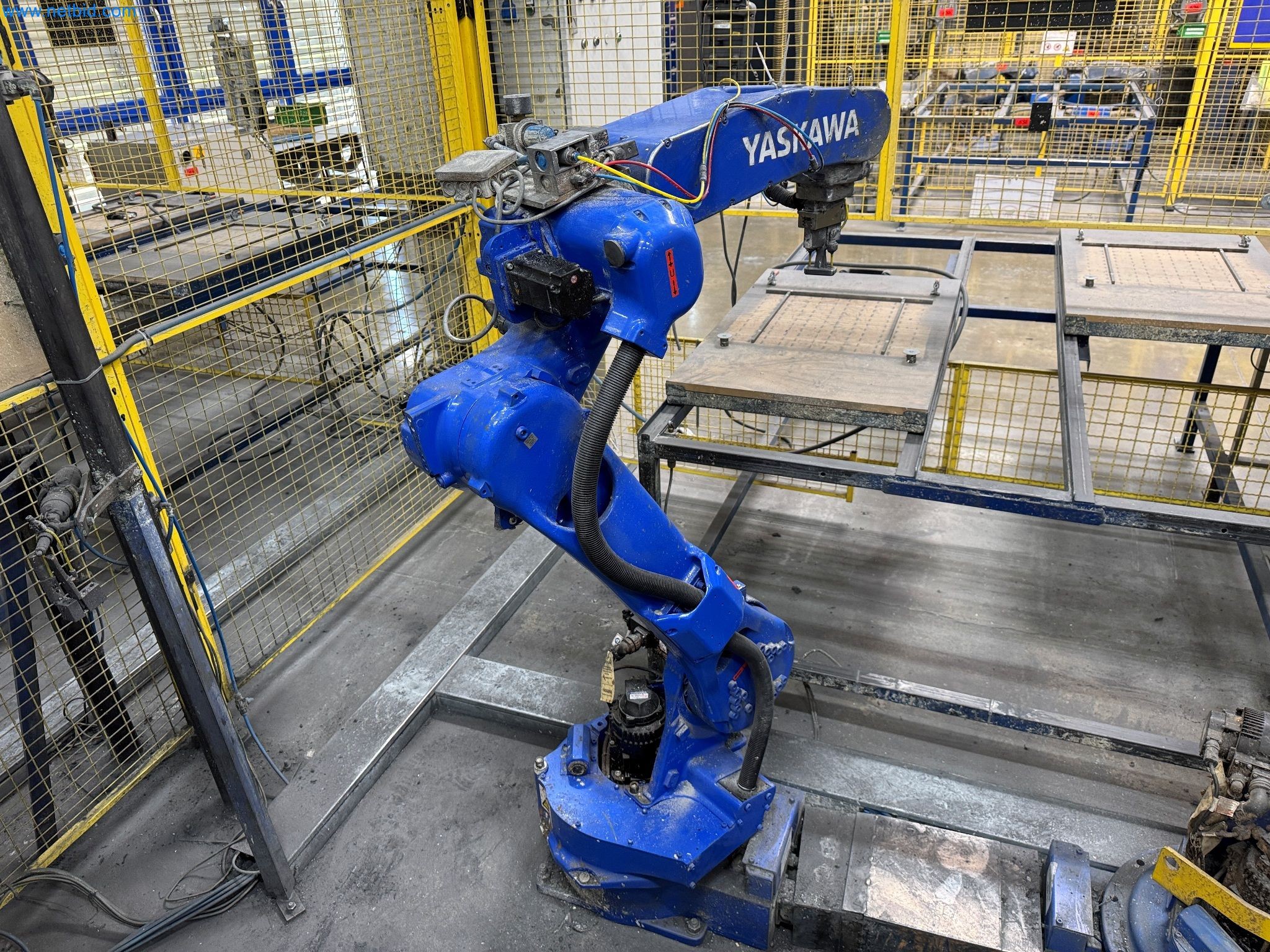 Maszyny z sektora technologii powierzchni-4