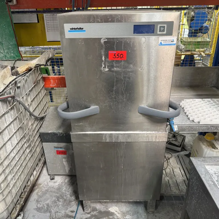 Pass-through dishwasher Winterhalter