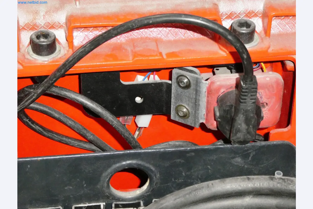 Maszyny z sektora technologii powierzchni-10