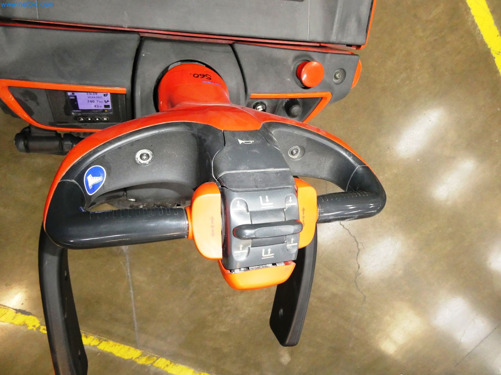 Maszyny z sektora technologii powierzchni-11