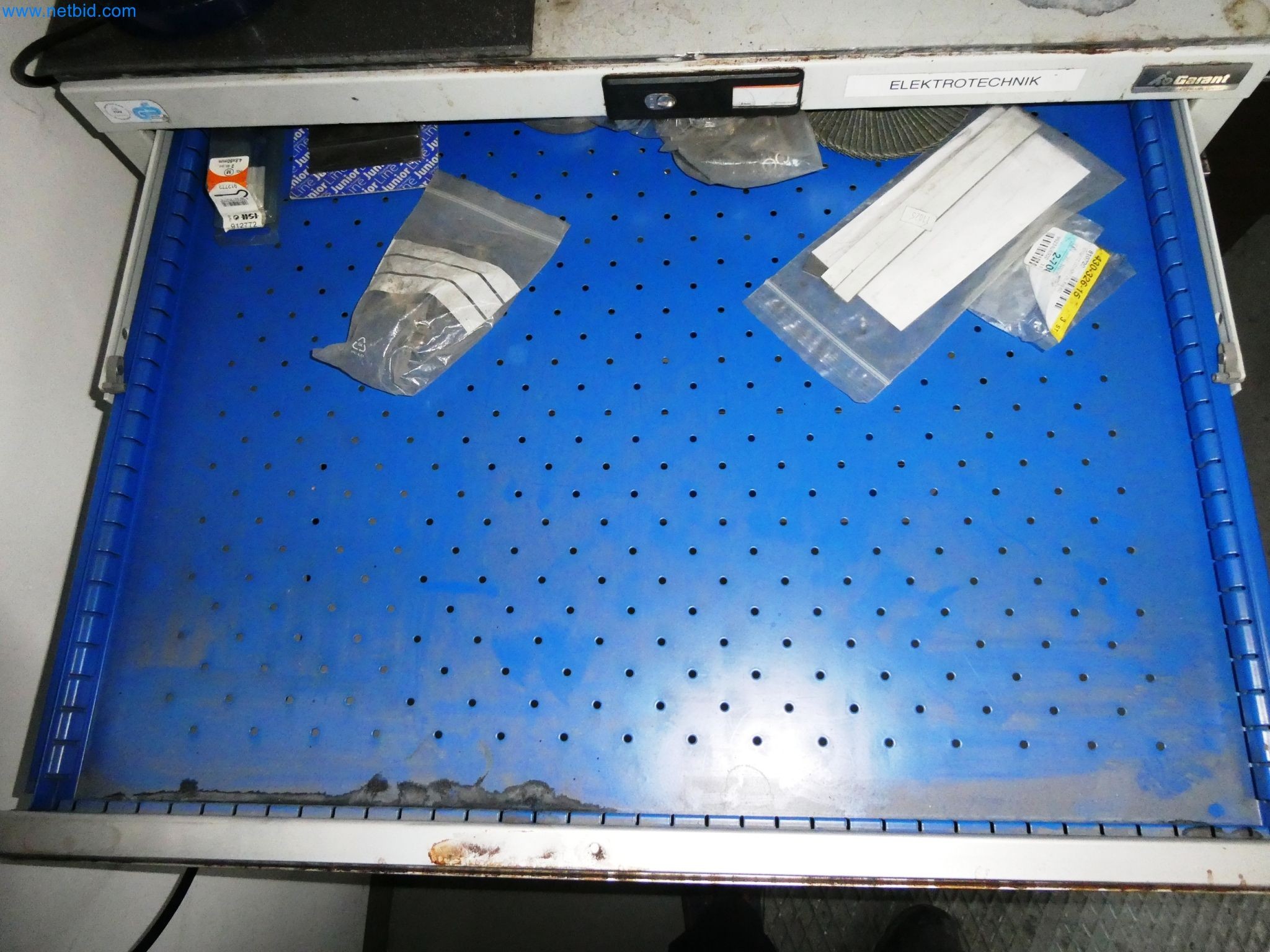 Maszyny z sektora technologii powierzchni-26