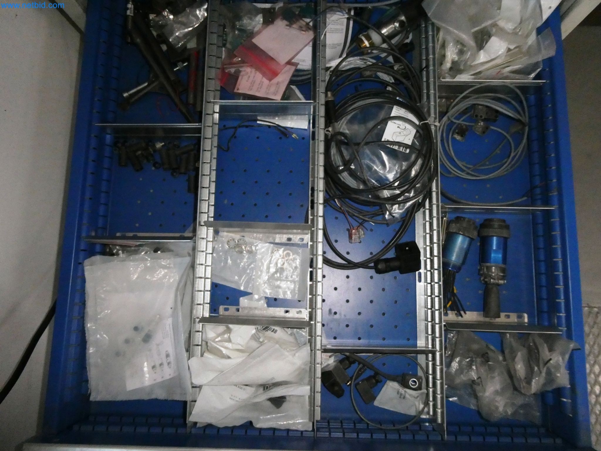 Maszyny z sektora technologii powierzchni-28