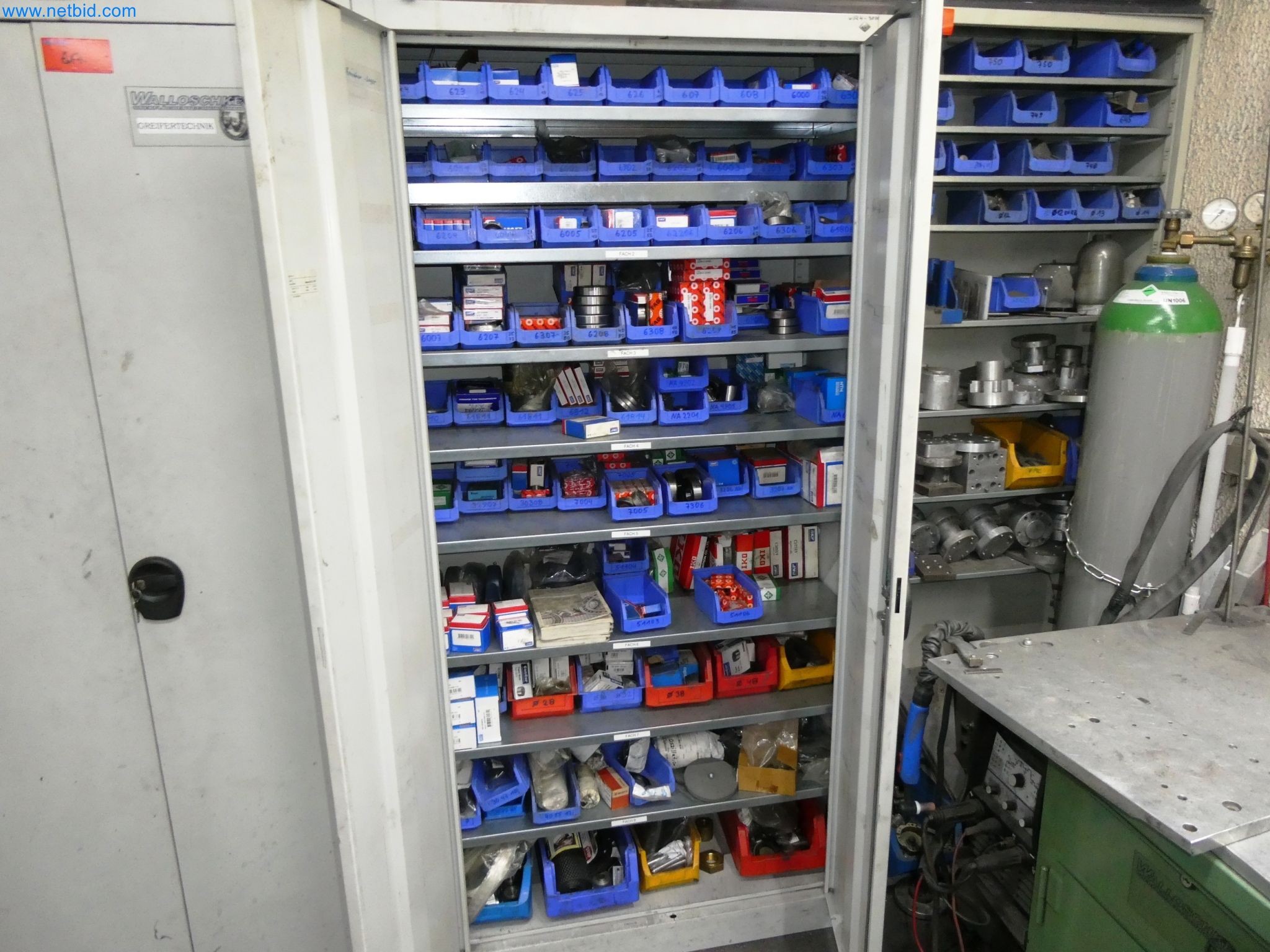 Maszyny z sektora technologii powierzchni-22