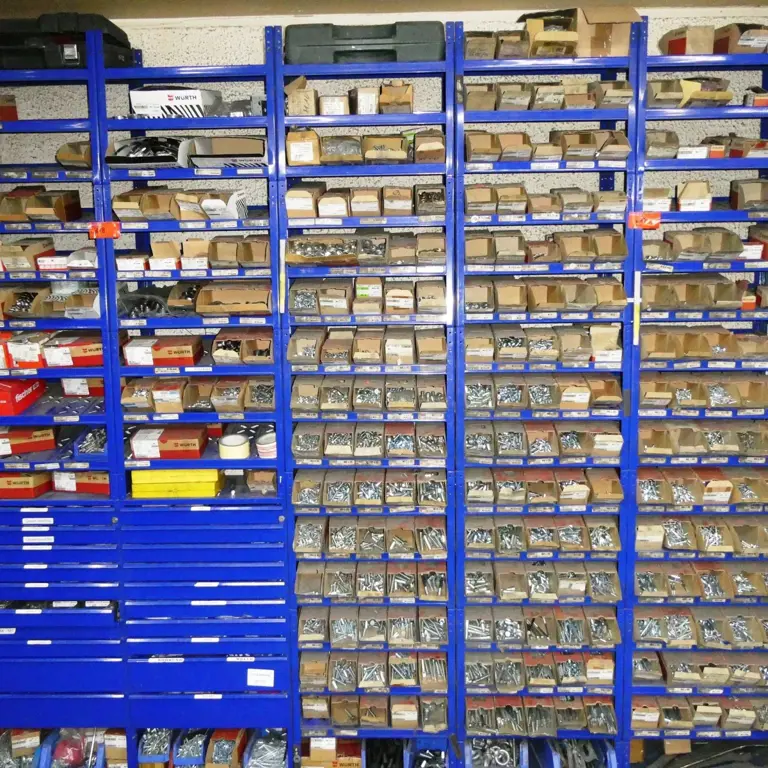 Screw provision rack Würth