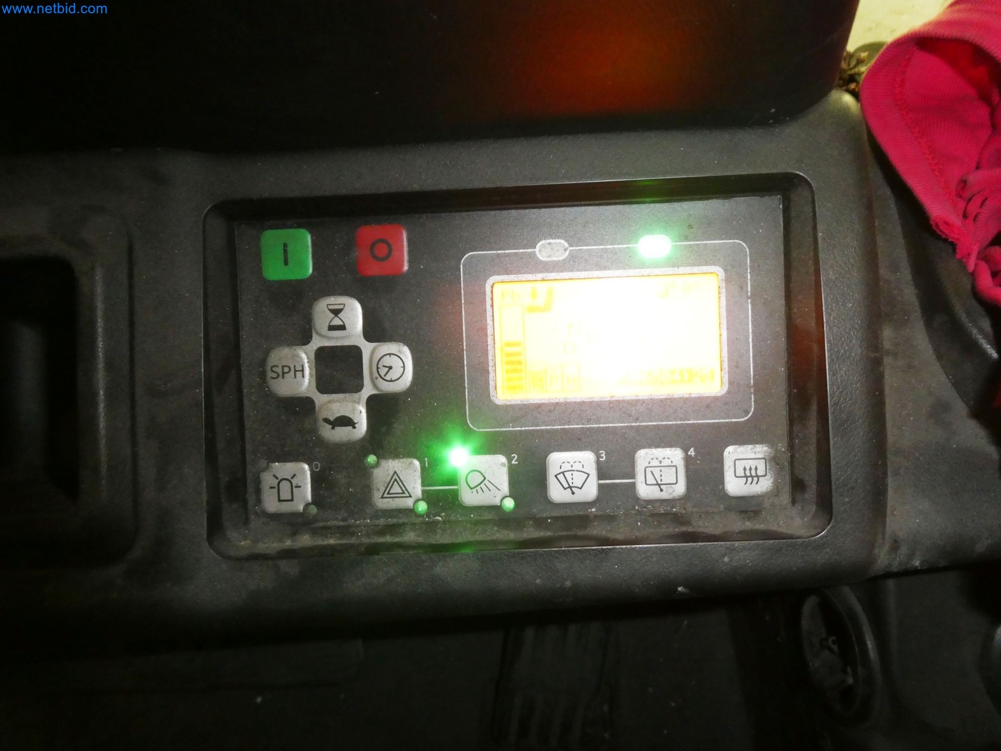 Maszyny z sektora technologii powierzchni-12