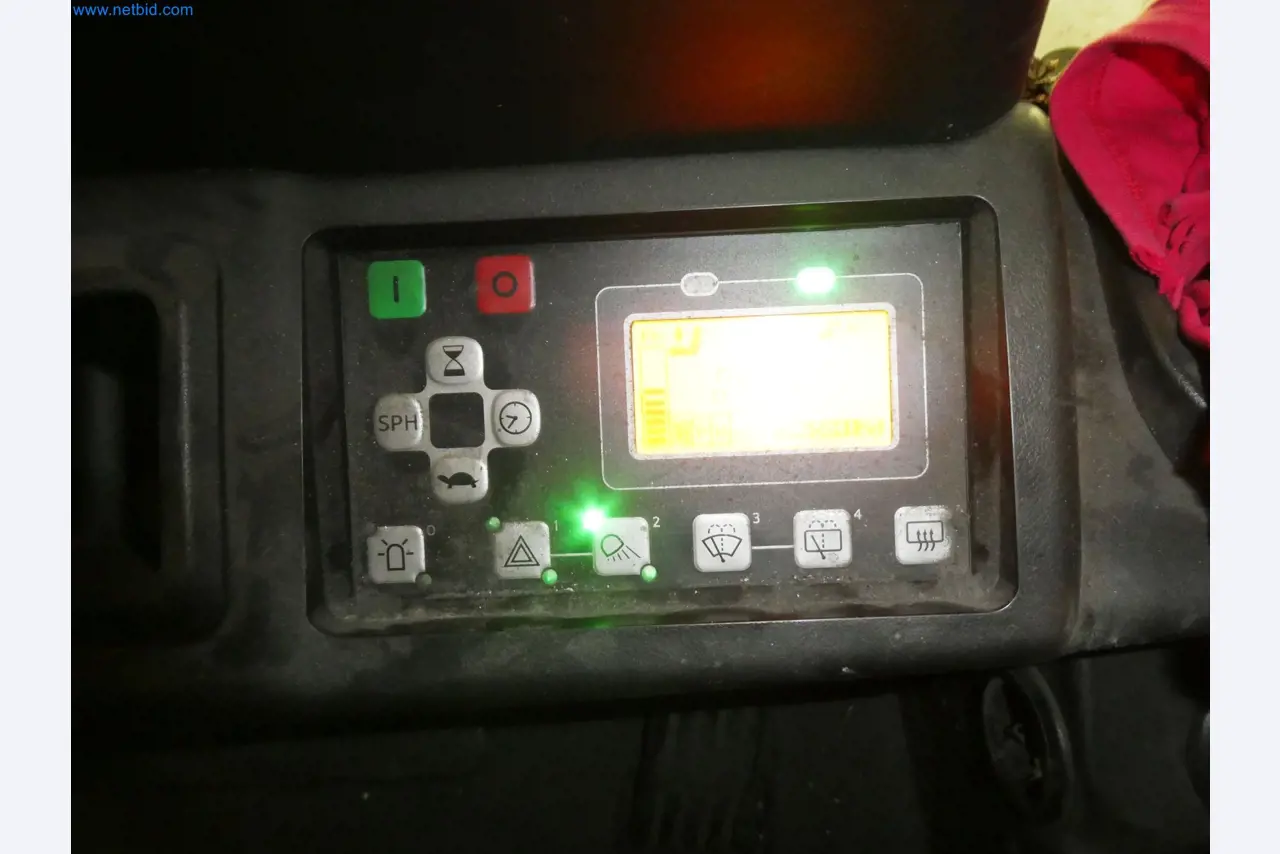 Maszyny z sektora technologii powierzchni-12