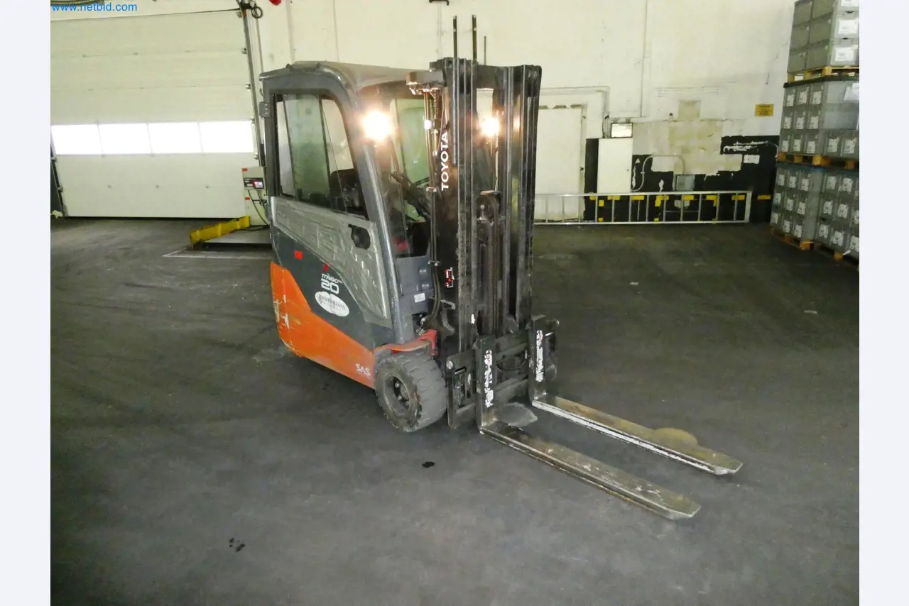 Maszyny z sektora technologii powierzchni-1