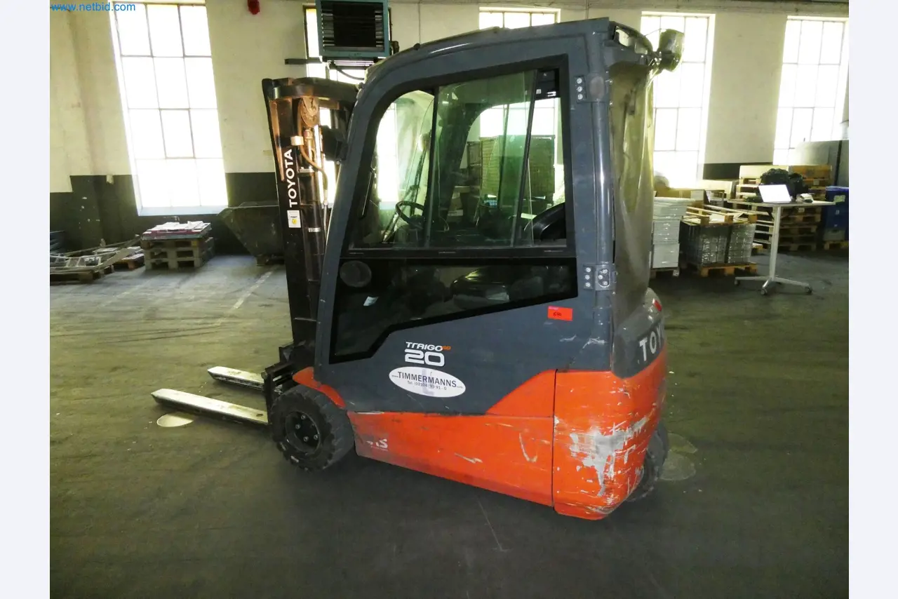 Maszyny z sektora technologii powierzchni-3