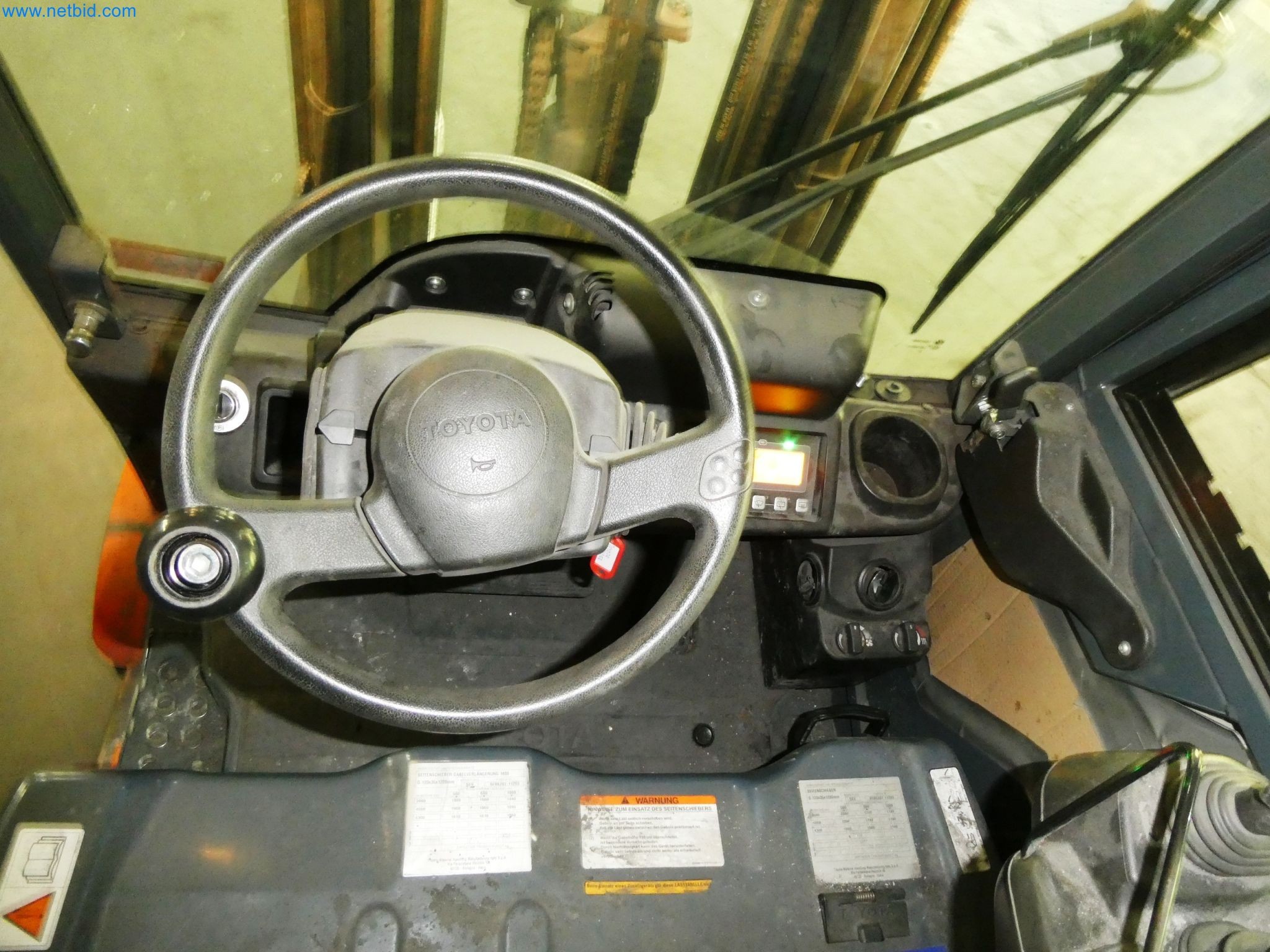 Maszyny z sektora technologii powierzchni-8