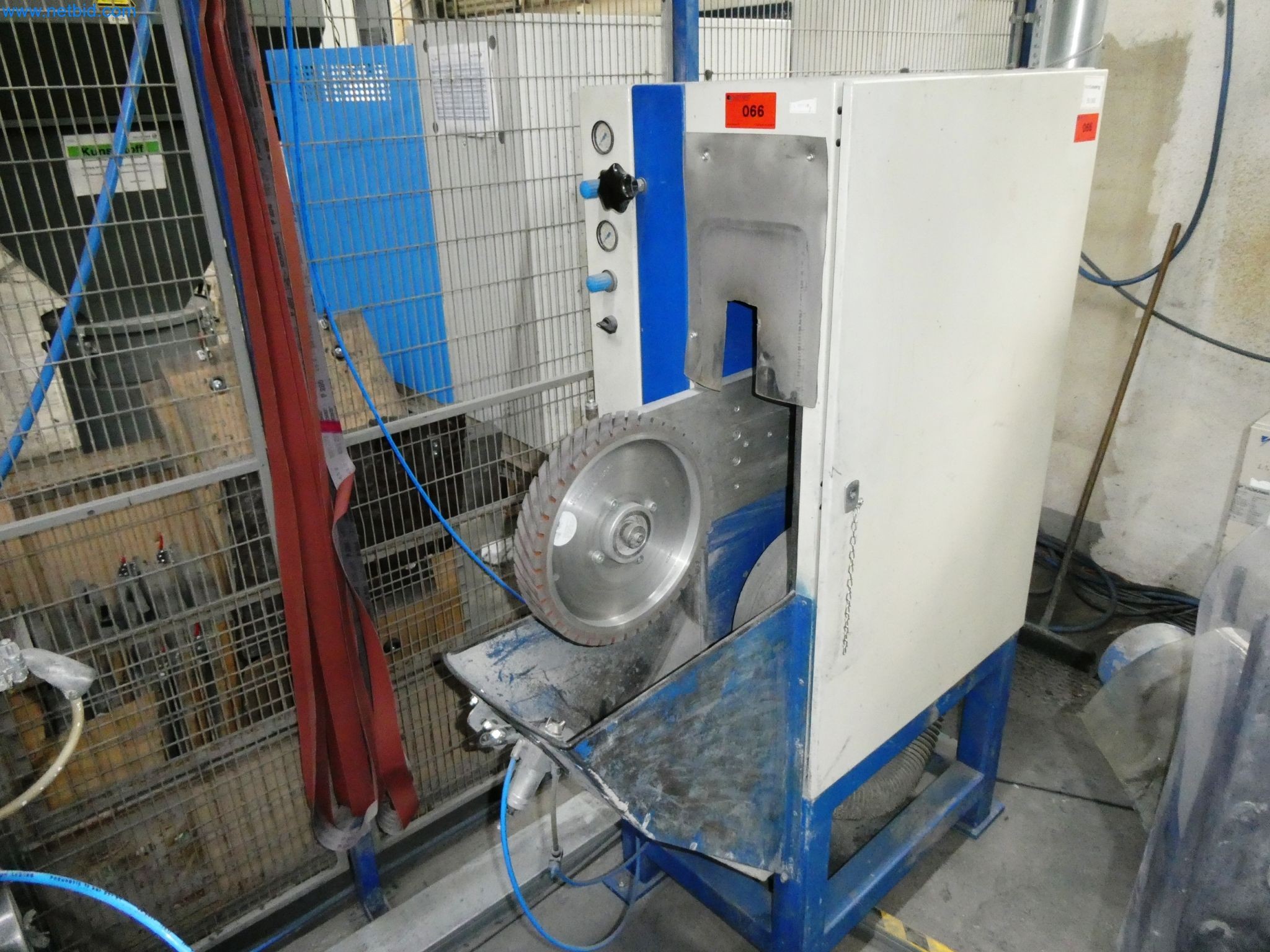 Maszyny z sektora technologii powierzchni-1